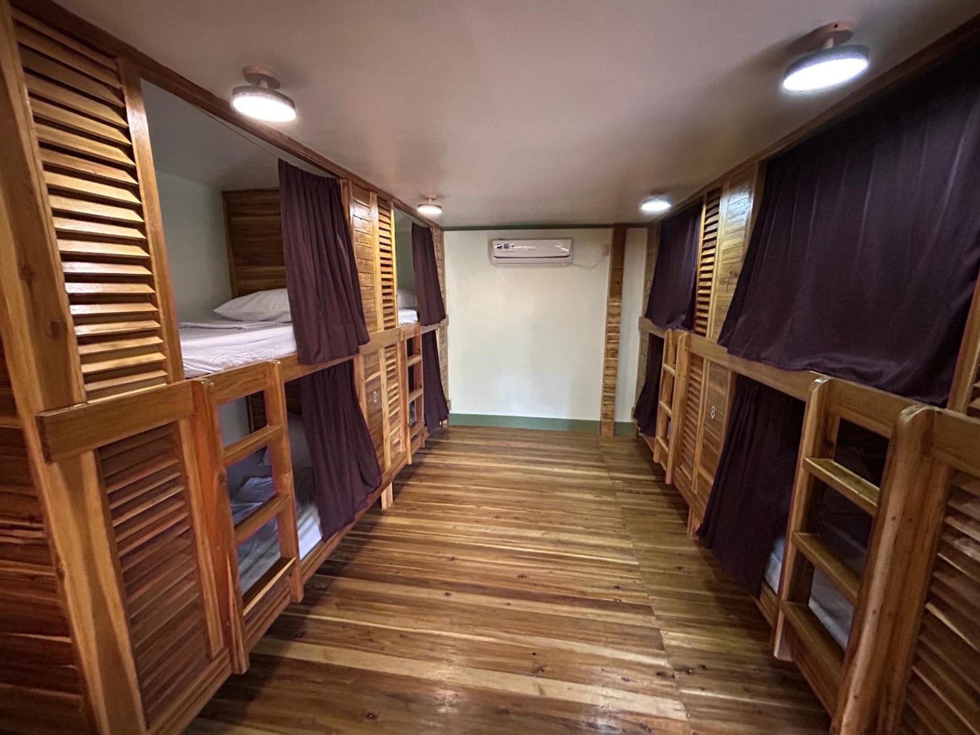 Islanders Hostel Port Barton San Vicente  Εξωτερικό φωτογραφία
