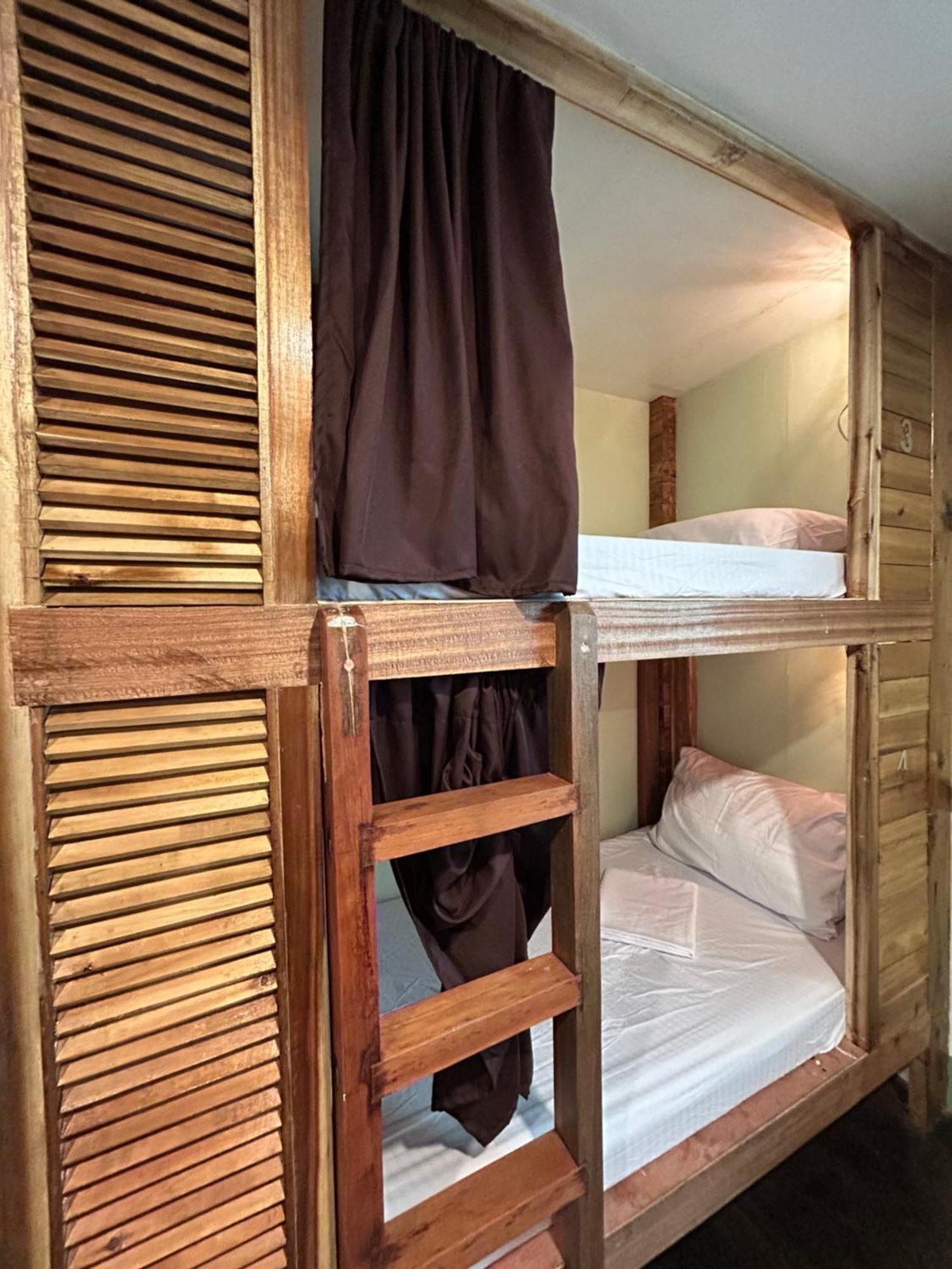 Islanders Hostel Port Barton San Vicente  Εξωτερικό φωτογραφία