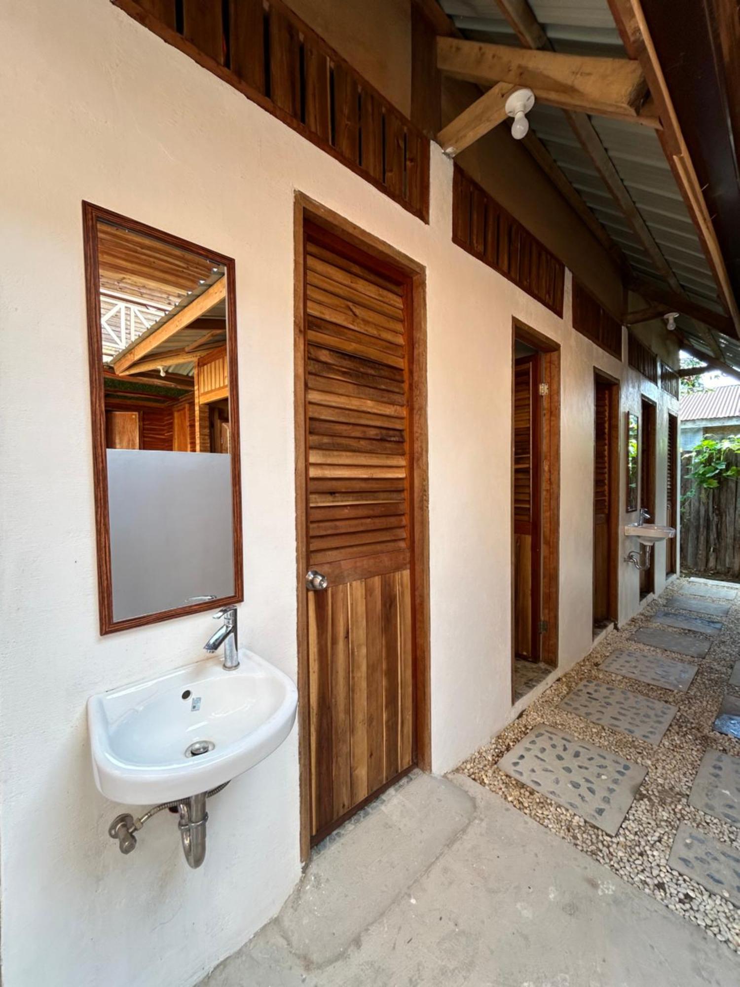 Islanders Hostel Port Barton San Vicente  Εξωτερικό φωτογραφία